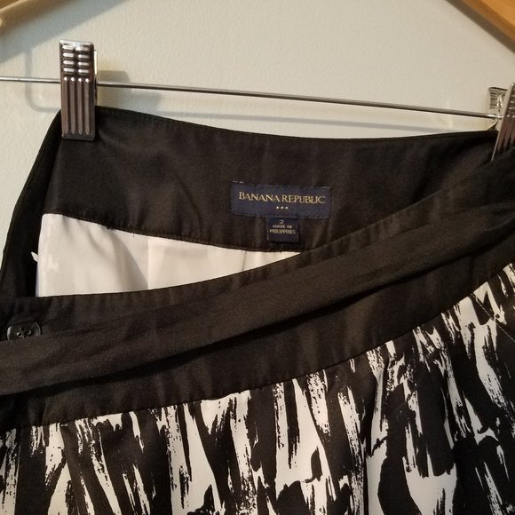 Banana Rebublic Black/White Mini Wrap Skirt Size 2 - Picture 6 of 6
